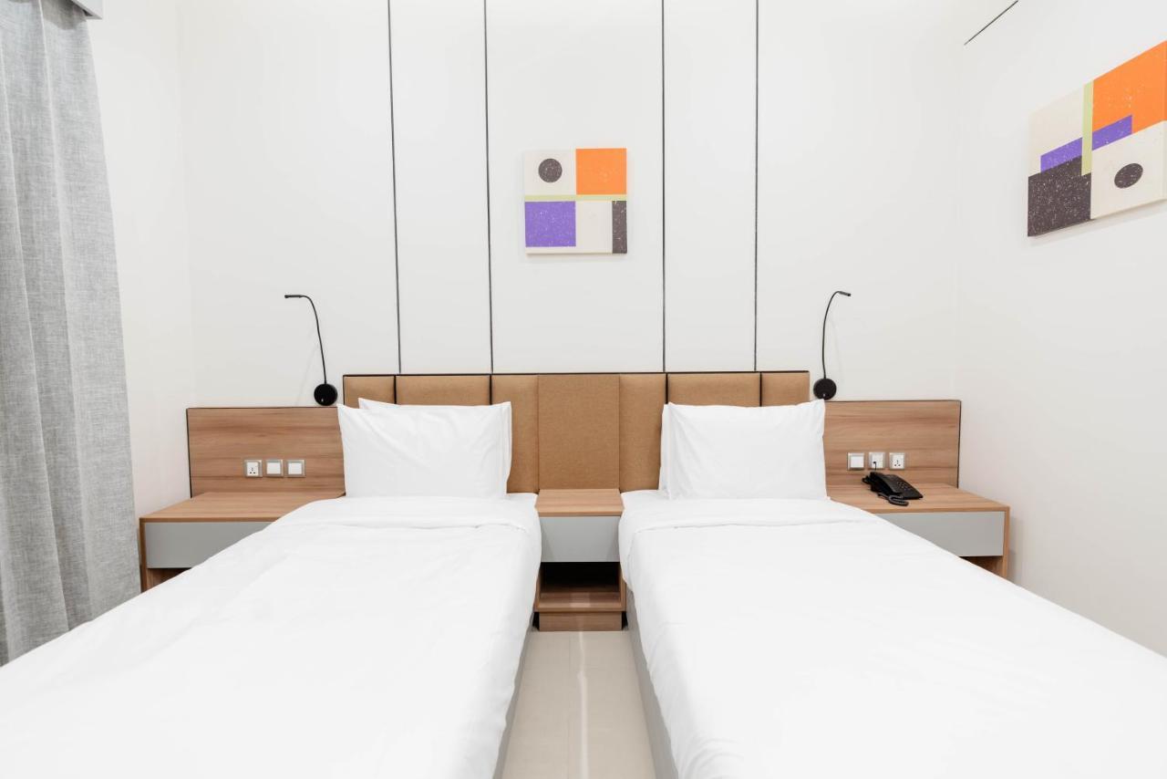 Resivation Hotel Dubai Esterno foto