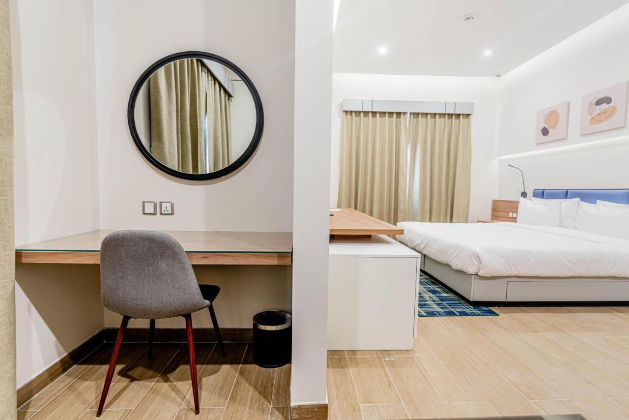 Resivation Hotel Dubai Esterno foto