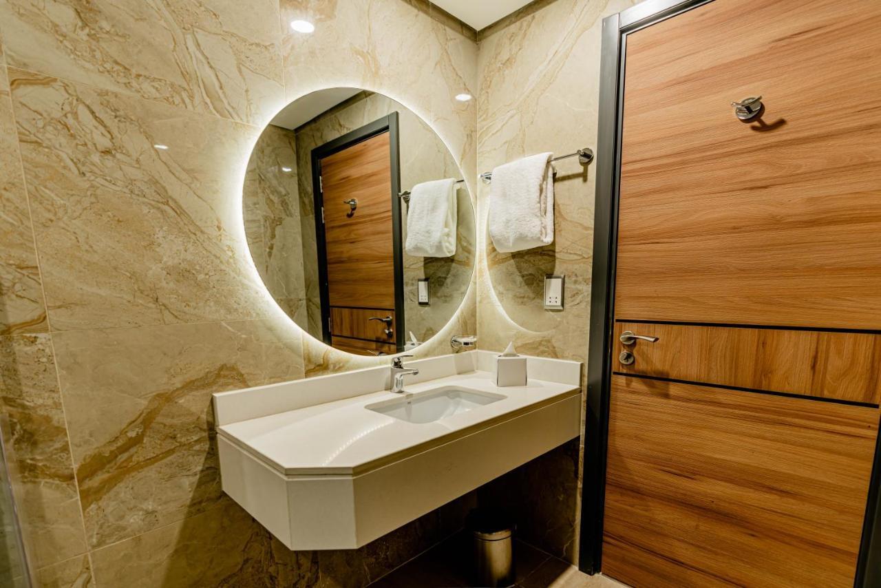 Resivation Hotel Dubai Esterno foto