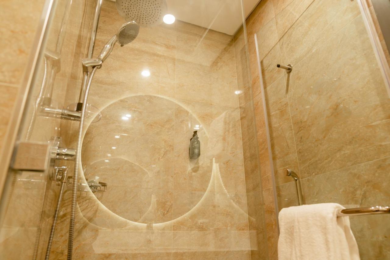 Resivation Hotel Dubai Esterno foto