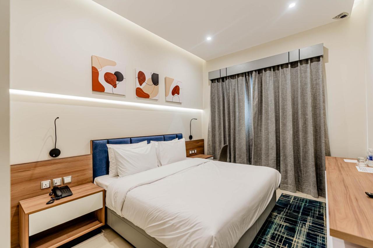 Resivation Hotel Dubai Esterno foto